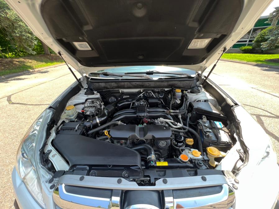 2013 Subaru Outback 4dr Wgn H4 Auto 2.5i Premium, available for sale in Waterbury, Connecticut | Platinum Auto Care. Waterbury, Connecticut 2013 Subaru Outback 4dr Wgn H4 Auto 2.5i Premium, available for sale in Waterbury, Connecticut | Platinum Auto Care. Waterbury, Connecticut