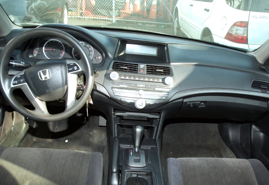 2009 Honda Accord Sdn 4dr I4 Auto LX PZEV, available for sale in West Babylon, New York | Boss Auto Sales. West Babylon, New York 2009 Honda Accord Sdn 4dr I4 Auto LX PZEV, available for sale in West Babylon, New York | Boss Auto Sales. West Babylon, New York