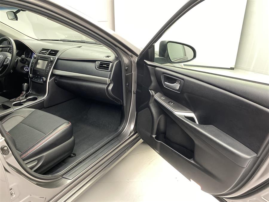 2017 Toyota Camry SE, available for sale in Naugatuck, Connecticut | J&M Automotive Sls&Svc LLC. Naugatuck, Connecticut 2017 Toyota Camry SE, available for sale in Naugatuck, Connecticut | J&M Automotive Sls&Svc LLC. Naugatuck, Connecticut