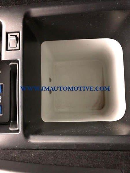 2017 Land Rover Range Rover Sport HSE, available for sale in Naugatuck, Connecticut | J&M Automotive Sls&Svc LLC. Naugatuck, Connecticut 2017 Land Rover Range Rover Sport HSE, available for sale in Naugatuck, Connecticut | J&M Automotive Sls&Svc LLC. Naugatuck, Connecticut