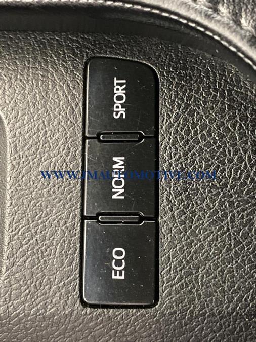 2016 Toyota Avalon XLE Plus, available for sale in Naugatuck, Connecticut | J&M Automotive Sls&Svc LLC. Naugatuck, Connecticut 2016 Toyota Avalon XLE Plus, available for sale in Naugatuck, Connecticut | J&M Automotive Sls&Svc LLC. Naugatuck, Connecticut