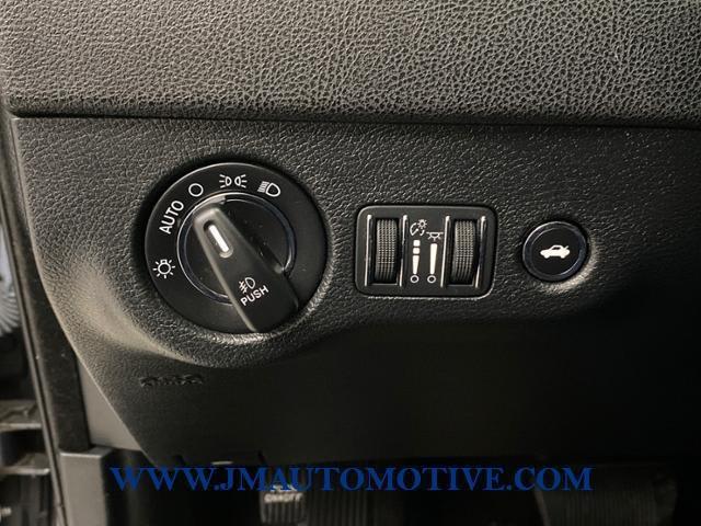 2018 Chrysler 300 Limited, available for sale in Naugatuck, Connecticut | J&M Automotive Sls&Svc LLC. Naugatuck, Connecticut 2018 Chrysler 300 Limited, available for sale in Naugatuck, Connecticut | J&M Automotive Sls&Svc LLC. Naugatuck, Connecticut