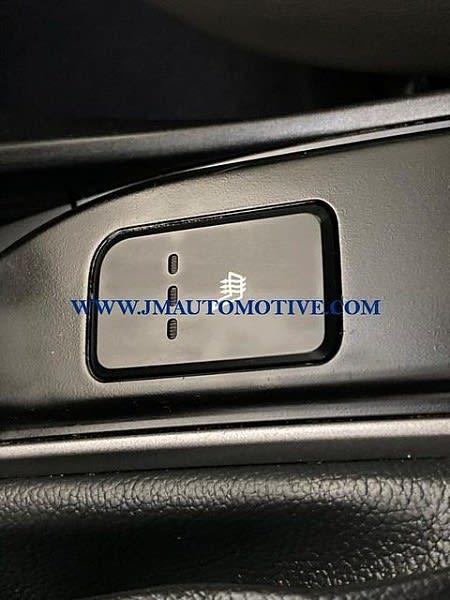2016 Hyundai Santa Fe SE, available for sale in Naugatuck, Connecticut | J&M Automotive Sls&Svc LLC. Naugatuck, Connecticut 2016 Hyundai Santa Fe SE, available for sale in Naugatuck, Connecticut | J&M Automotive Sls&Svc LLC. Naugatuck, Connecticut