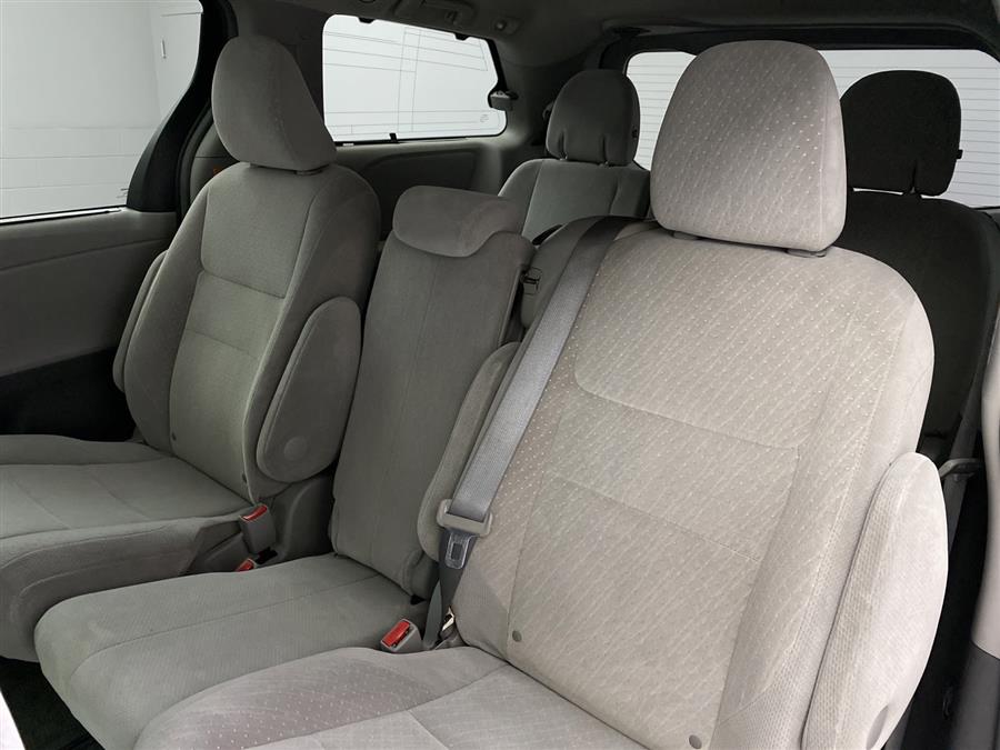 2016 Toyota Sienna LE, available for sale in Naugatuck, Connecticut | J&M Automotive Sls&Svc LLC. Naugatuck, Connecticut 2016 Toyota Sienna LE, available for sale in Naugatuck, Connecticut | J&M Automotive Sls&Svc LLC. Naugatuck, Connecticut