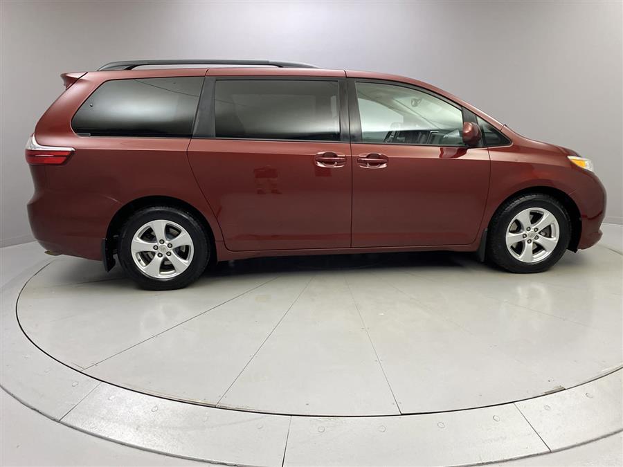 2016 Toyota Sienna LE, available for sale in Naugatuck, Connecticut | J&M Automotive Sls&Svc LLC. Naugatuck, Connecticut 2016 Toyota Sienna LE, available for sale in Naugatuck, Connecticut | J&M Automotive Sls&Svc LLC. Naugatuck, Connecticut