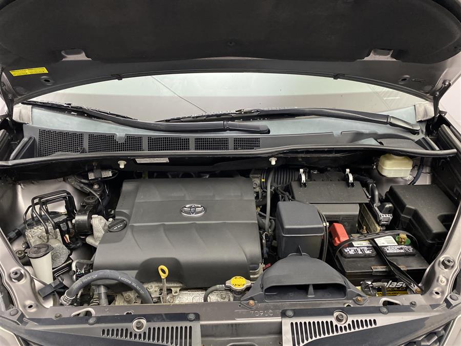 2015 Toyota Sienna SE, available for sale in Naugatuck, Connecticut | J&M Automotive Sls&Svc LLC. Naugatuck, Connecticut 2015 Toyota Sienna SE, available for sale in Naugatuck, Connecticut | J&M Automotive Sls&Svc LLC. Naugatuck, Connecticut