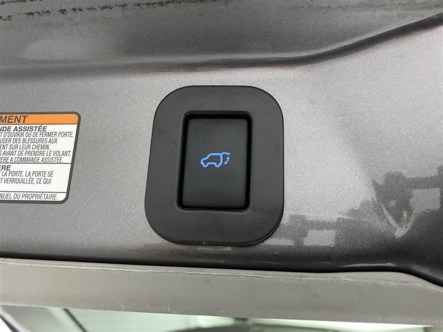2015 Toyota Sienna SE, available for sale in Naugatuck, Connecticut | J&M Automotive Sls&Svc LLC. Naugatuck, Connecticut 2015 Toyota Sienna SE, available for sale in Naugatuck, Connecticut | J&M Automotive Sls&Svc LLC. Naugatuck, Connecticut