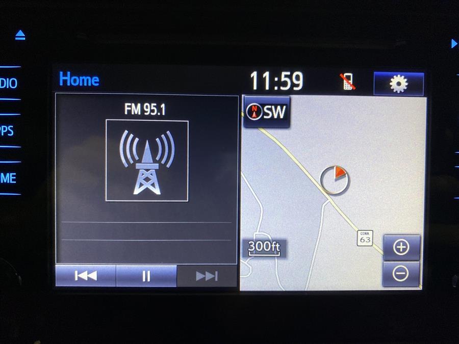 2015 Toyota Sienna SE, available for sale in Naugatuck, Connecticut | J&M Automotive Sls&Svc LLC. Naugatuck, Connecticut 2015 Toyota Sienna SE, available for sale in Naugatuck, Connecticut | J&M Automotive Sls&Svc LLC. Naugatuck, Connecticut
