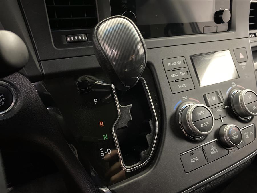 2015 Toyota Sienna SE, available for sale in Naugatuck, Connecticut | J&M Automotive Sls&Svc LLC. Naugatuck, Connecticut 2015 Toyota Sienna SE, available for sale in Naugatuck, Connecticut | J&M Automotive Sls&Svc LLC. Naugatuck, Connecticut