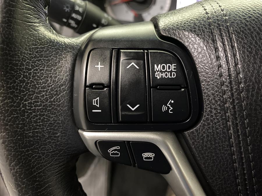 2015 Toyota Sienna SE, available for sale in Naugatuck, Connecticut | J&M Automotive Sls&Svc LLC. Naugatuck, Connecticut 2015 Toyota Sienna SE, available for sale in Naugatuck, Connecticut | J&M Automotive Sls&Svc LLC. Naugatuck, Connecticut