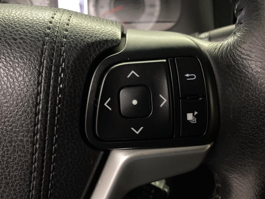 2015 Toyota Sienna SE, available for sale in Naugatuck, Connecticut | J&M Automotive Sls&Svc LLC. Naugatuck, Connecticut 2015 Toyota Sienna SE, available for sale in Naugatuck, Connecticut | J&M Automotive Sls&Svc LLC. Naugatuck, Connecticut