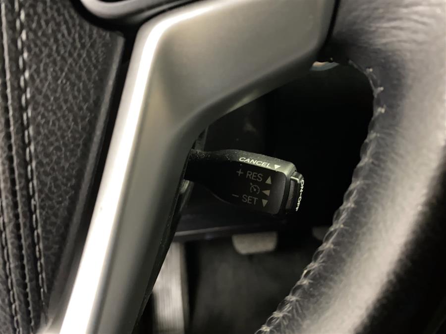 2015 Toyota Sienna SE, available for sale in Naugatuck, Connecticut | J&M Automotive Sls&Svc LLC. Naugatuck, Connecticut 2015 Toyota Sienna SE, available for sale in Naugatuck, Connecticut | J&M Automotive Sls&Svc LLC. Naugatuck, Connecticut