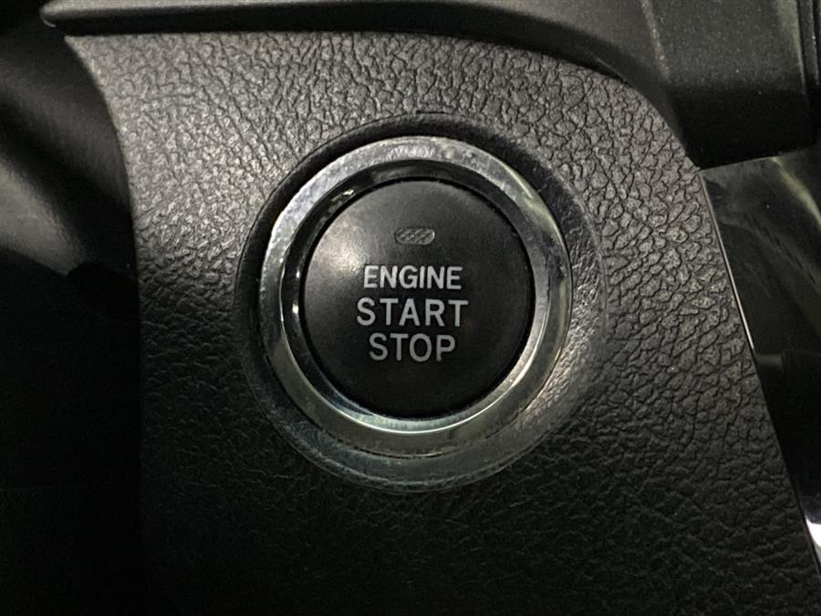 2015 Toyota Sienna SE, available for sale in Naugatuck, Connecticut | J&M Automotive Sls&Svc LLC. Naugatuck, Connecticut 2015 Toyota Sienna SE, available for sale in Naugatuck, Connecticut | J&M Automotive Sls&Svc LLC. Naugatuck, Connecticut