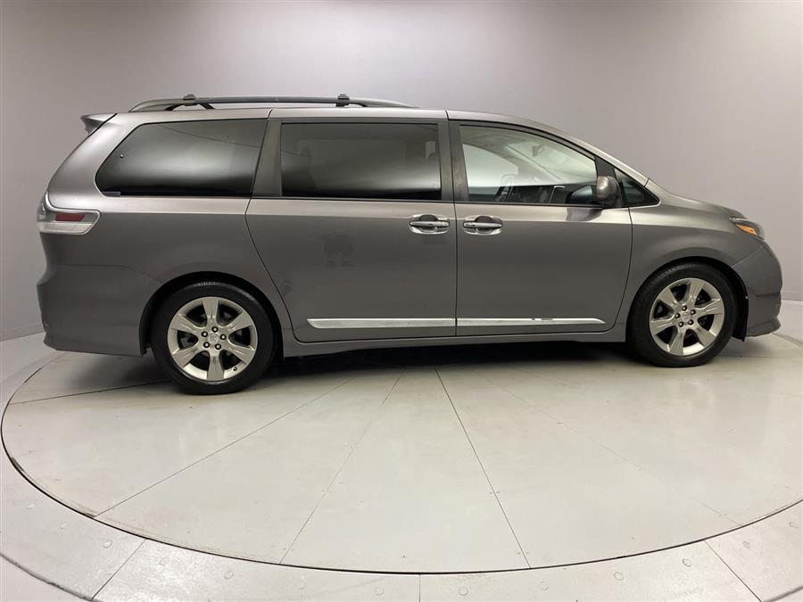 2015 Toyota Sienna SE, available for sale in Naugatuck, Connecticut | J&M Automotive Sls&Svc LLC. Naugatuck, Connecticut 2015 Toyota Sienna SE, available for sale in Naugatuck, Connecticut | J&M Automotive Sls&Svc LLC. Naugatuck, Connecticut