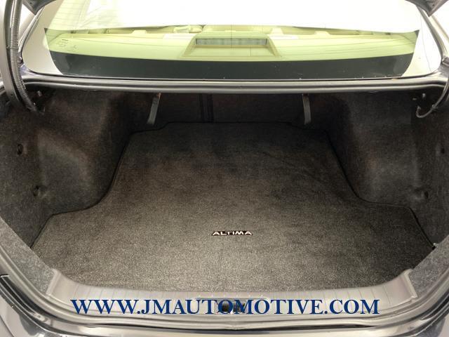 2015 Nissan Altima 2.5 SL, available for sale in Naugatuck, Connecticut | J&M Automotive Sls&Svc LLC. Naugatuck, Connecticut 2015 Nissan Altima 2.5 SL, available for sale in Naugatuck, Connecticut | J&M Automotive Sls&Svc LLC. Naugatuck, Connecticut