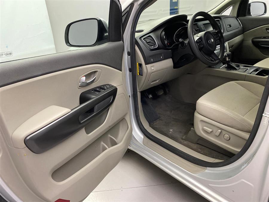 2017 Kia Sedona LX, available for sale in Naugatuck, Connecticut | J&M Automotive Sls&Svc LLC. Naugatuck, Connecticut 2017 Kia Sedona LX, available for sale in Naugatuck, Connecticut | J&M Automotive Sls&Svc LLC. Naugatuck, Connecticut