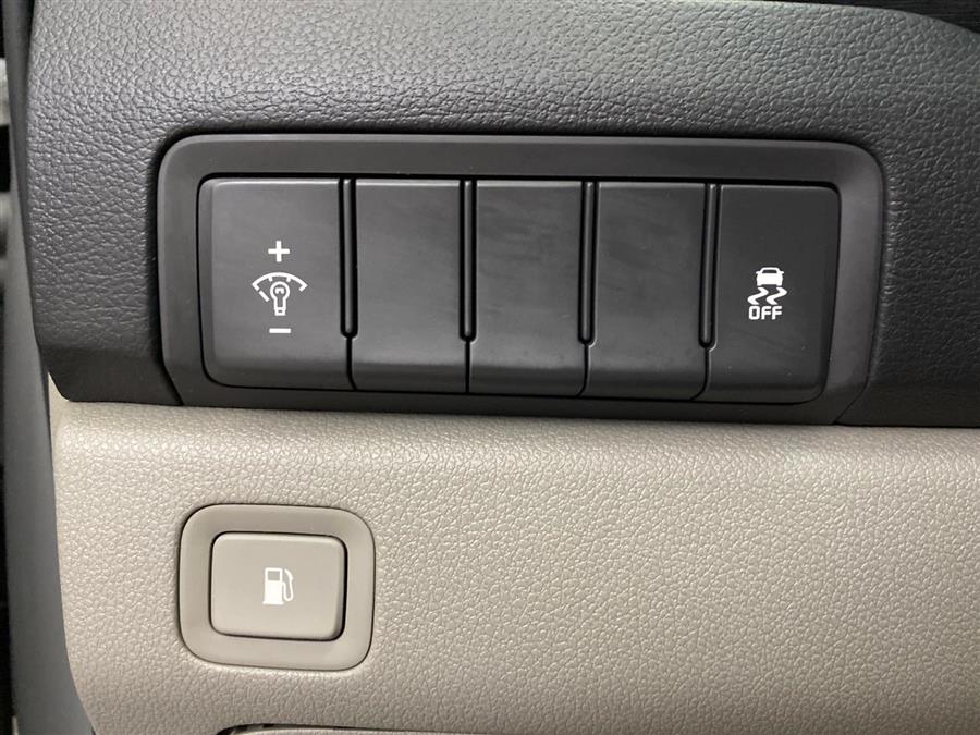 2017 Kia Sedona LX, available for sale in Naugatuck, Connecticut | J&M Automotive Sls&Svc LLC. Naugatuck, Connecticut 2017 Kia Sedona LX, available for sale in Naugatuck, Connecticut | J&M Automotive Sls&Svc LLC. Naugatuck, Connecticut