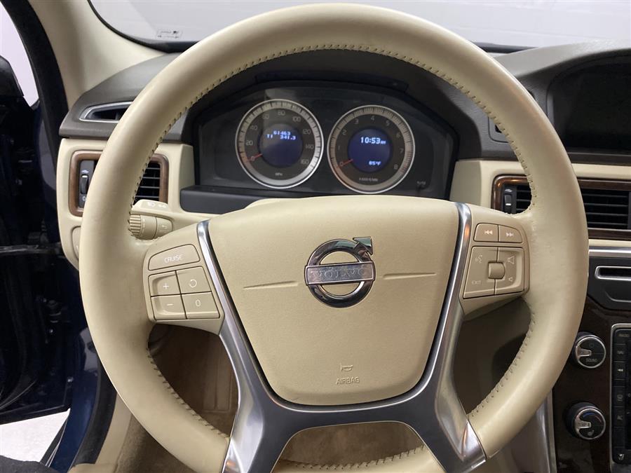 2013 Volvo Xc70 3.2L, available for sale in Naugatuck, Connecticut | J&M Automotive Sls&Svc LLC. Naugatuck, Connecticut 2013 Volvo Xc70 3.2L, available for sale in Naugatuck, Connecticut | J&M Automotive Sls&Svc LLC. Naugatuck, Connecticut