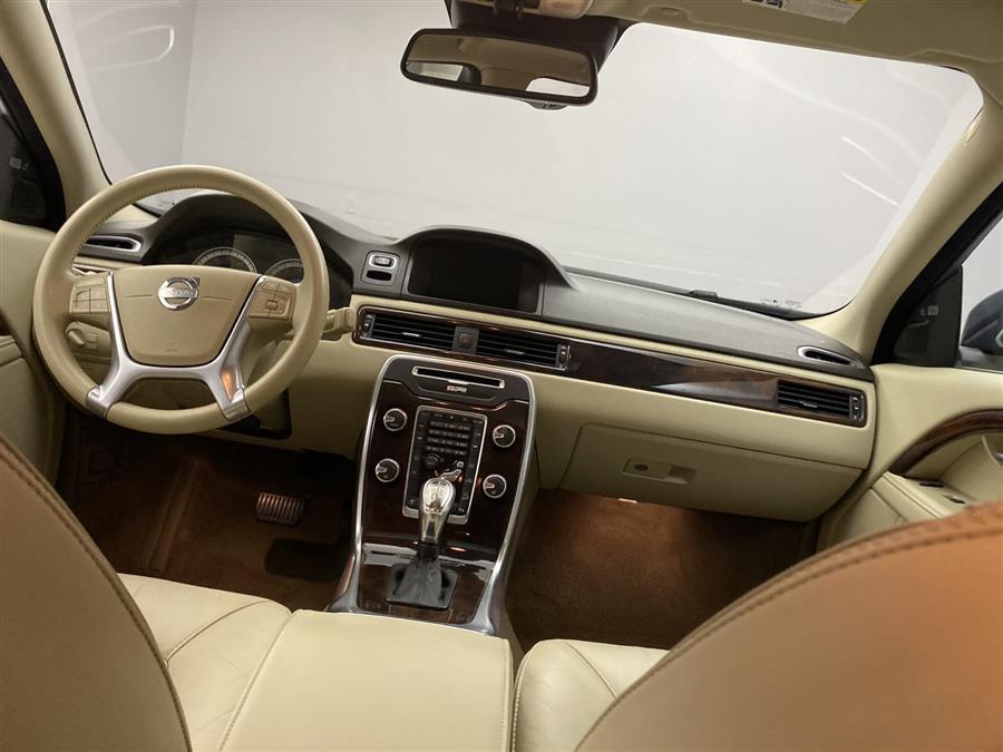 2013 Volvo Xc70 3.2L, available for sale in Naugatuck, Connecticut | J&M Automotive Sls&Svc LLC. Naugatuck, Connecticut 2013 Volvo Xc70 3.2L, available for sale in Naugatuck, Connecticut | J&M Automotive Sls&Svc LLC. Naugatuck, Connecticut