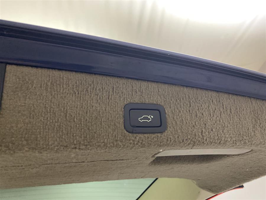 2013 Volvo Xc70 3.2L, available for sale in Naugatuck, Connecticut | J&M Automotive Sls&Svc LLC. Naugatuck, Connecticut 2013 Volvo Xc70 3.2L, available for sale in Naugatuck, Connecticut | J&M Automotive Sls&Svc LLC. Naugatuck, Connecticut