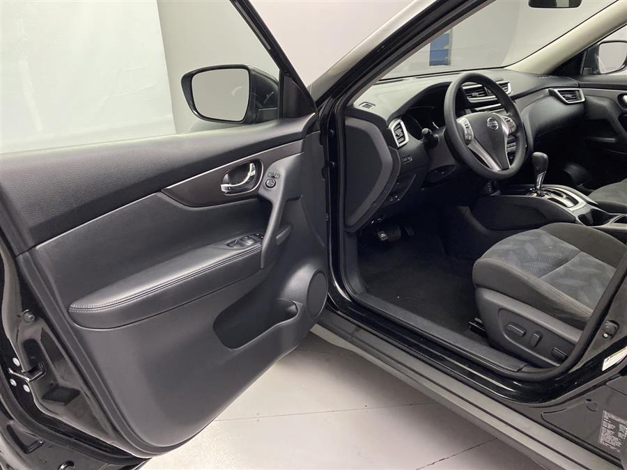 2016 Nissan Rogue SV, available for sale in Naugatuck, Connecticut | J&M Automotive Sls&Svc LLC. Naugatuck, Connecticut 2016 Nissan Rogue SV, available for sale in Naugatuck, Connecticut | J&M Automotive Sls&Svc LLC. Naugatuck, Connecticut