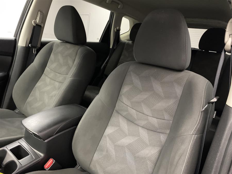 2016 Nissan Rogue SV, available for sale in Naugatuck, Connecticut | J&M Automotive Sls&Svc LLC. Naugatuck, Connecticut 2016 Nissan Rogue SV, available for sale in Naugatuck, Connecticut | J&M Automotive Sls&Svc LLC. Naugatuck, Connecticut