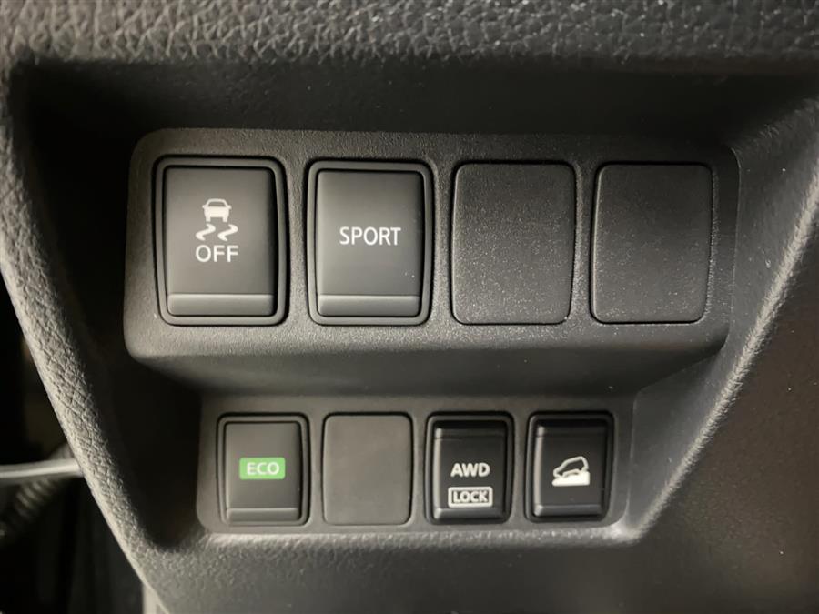 2016 Nissan Rogue SV, available for sale in Naugatuck, Connecticut | J&M Automotive Sls&Svc LLC. Naugatuck, Connecticut 2016 Nissan Rogue SV, available for sale in Naugatuck, Connecticut | J&M Automotive Sls&Svc LLC. Naugatuck, Connecticut