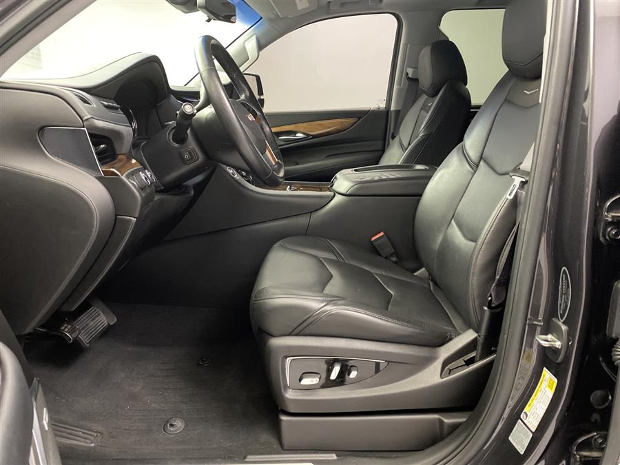 2017 Cadillac Escalade Luxury, available for sale in Naugatuck, Connecticut | J&M Automotive Sls&Svc LLC. Naugatuck, Connecticut 2017 Cadillac Escalade Luxury, available for sale in Naugatuck, Connecticut | J&M Automotive Sls&Svc LLC. Naugatuck, Connecticut