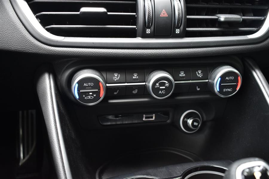 2022 Alfa Romeo Giulia Sprint AWD 4dr Sedan, available for sale in Great Neck, New York | Camy Cars. Great Neck, New York 2022 Alfa Romeo Giulia Sprint AWD 4dr Sedan, available for sale in Great Neck, New York | Camy Cars. Great Neck, New York