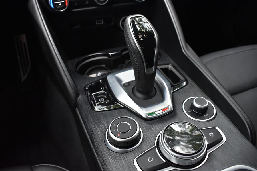 2022 Alfa Romeo Giulia Sprint AWD 4dr Sedan, available for sale in Great Neck, New York | Camy Cars. Great Neck, New York 2022 Alfa Romeo Giulia Sprint AWD 4dr Sedan, available for sale in Great Neck, New York | Camy Cars. Great Neck, New York