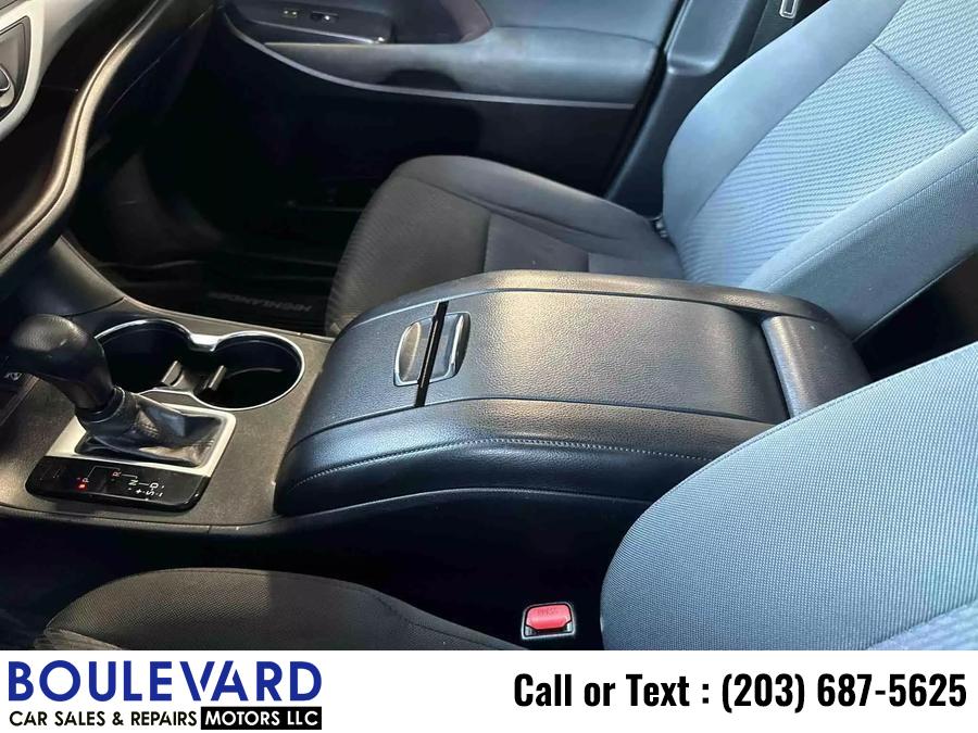 2017 Toyota Highlander LE Sport Utility 4D, available for sale in New Haven, Connecticut | Boulevard Motors LLC. New Haven, Connecticut 2017 Toyota Highlander LE Sport Utility 4D, available for sale in New Haven, Connecticut | Boulevard Motors LLC. New Haven, Connecticut