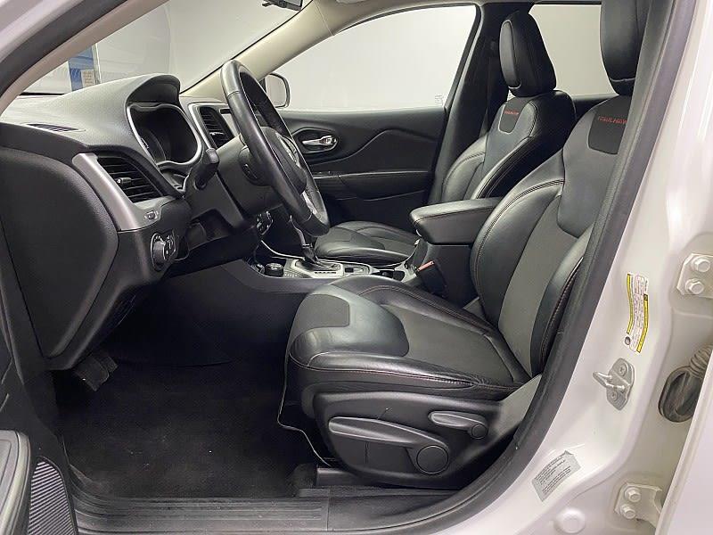 2016 Jeep Cherokee Trailhawk, available for sale in Naugatuck, Connecticut | J&M Automotive Sls&Svc LLC. Naugatuck, Connecticut 2016 Jeep Cherokee Trailhawk, available for sale in Naugatuck, Connecticut | J&M Automotive Sls&Svc LLC. Naugatuck, Connecticut