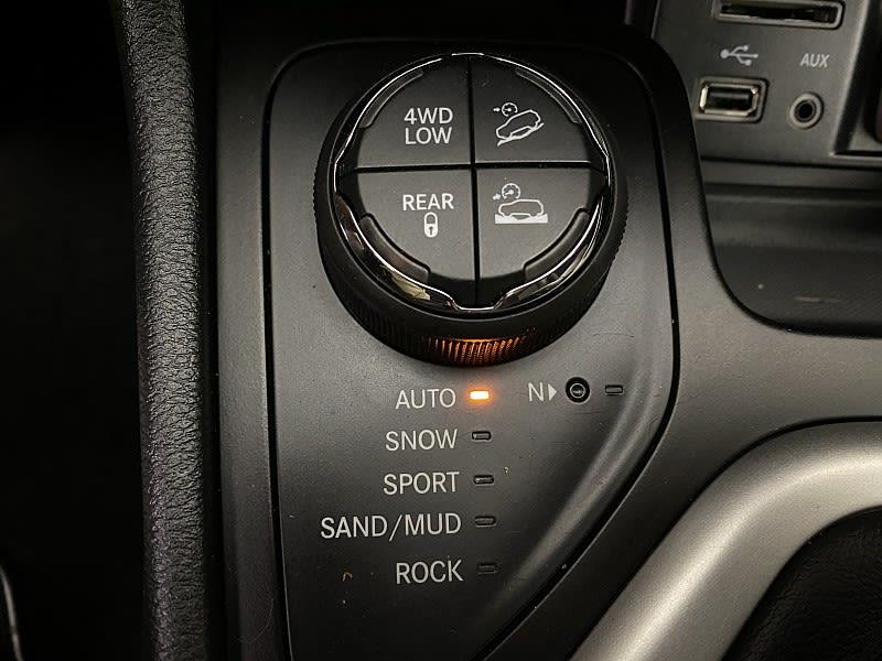 2016 Jeep Cherokee Trailhawk, available for sale in Naugatuck, Connecticut | J&M Automotive Sls&Svc LLC. Naugatuck, Connecticut 2016 Jeep Cherokee Trailhawk, available for sale in Naugatuck, Connecticut | J&M Automotive Sls&Svc LLC. Naugatuck, Connecticut