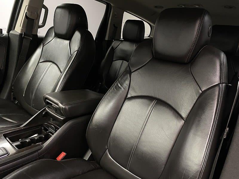 2016 Chevrolet Traverse LT, available for sale in Naugatuck, Connecticut | J&M Automotive Sls&Svc LLC. Naugatuck, Connecticut 2016 Chevrolet Traverse LT, available for sale in Naugatuck, Connecticut | J&M Automotive Sls&Svc LLC. Naugatuck, Connecticut