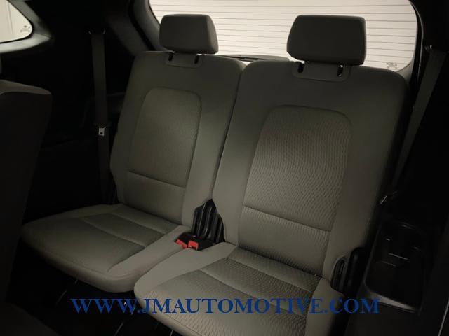 2017 Hyundai Santa Fe SE, available for sale in Naugatuck, Connecticut | J&M Automotive Sls&Svc LLC. Naugatuck, Connecticut 2017 Hyundai Santa Fe SE, available for sale in Naugatuck, Connecticut | J&M Automotive Sls&Svc LLC. Naugatuck, Connecticut
