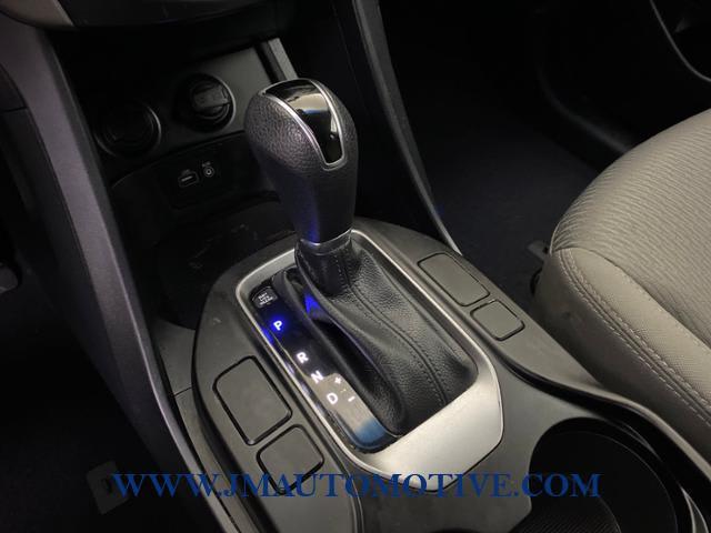 2017 Hyundai Santa Fe SE, available for sale in Naugatuck, Connecticut | J&M Automotive Sls&Svc LLC. Naugatuck, Connecticut 2017 Hyundai Santa Fe SE, available for sale in Naugatuck, Connecticut | J&M Automotive Sls&Svc LLC. Naugatuck, Connecticut