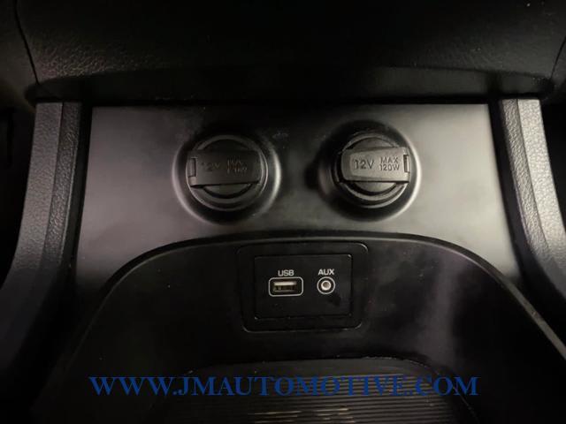 2017 Hyundai Santa Fe SE, available for sale in Naugatuck, Connecticut | J&M Automotive Sls&Svc LLC. Naugatuck, Connecticut 2017 Hyundai Santa Fe SE, available for sale in Naugatuck, Connecticut | J&M Automotive Sls&Svc LLC. Naugatuck, Connecticut