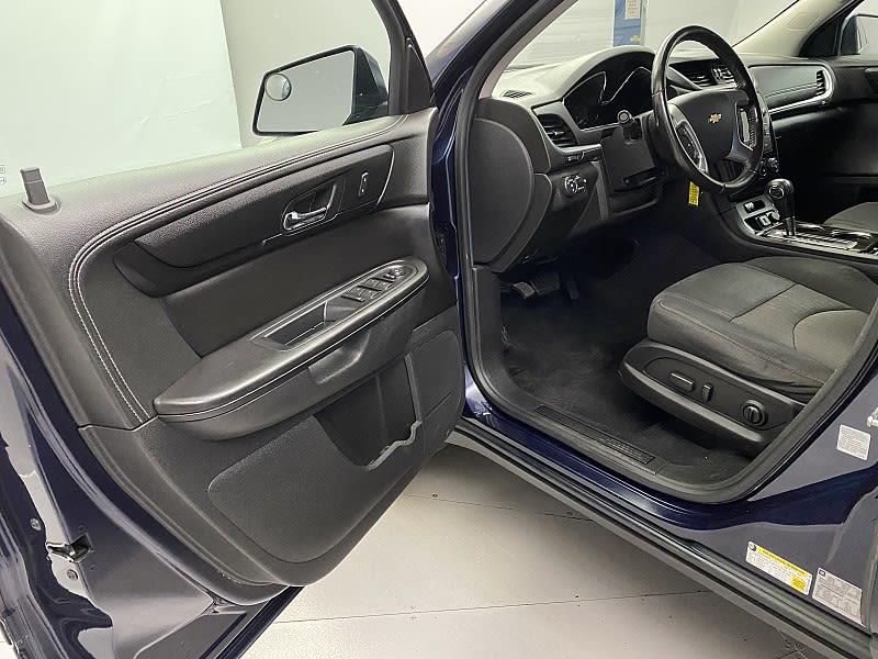 2015 Chevrolet Traverse LT, available for sale in Naugatuck, Connecticut | J&M Automotive Sls&Svc LLC. Naugatuck, Connecticut 2015 Chevrolet Traverse LT, available for sale in Naugatuck, Connecticut | J&M Automotive Sls&Svc LLC. Naugatuck, Connecticut