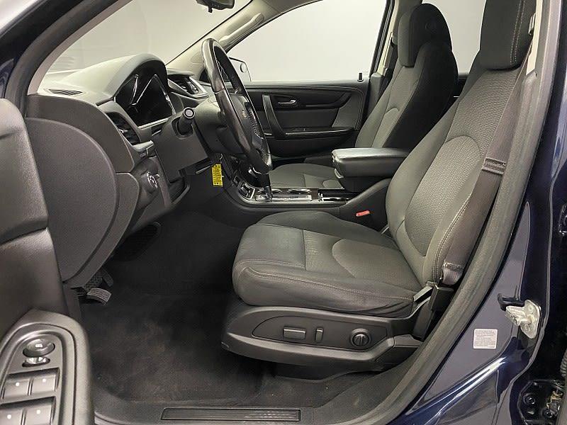 2015 Chevrolet Traverse LT, available for sale in Naugatuck, Connecticut | J&M Automotive Sls&Svc LLC. Naugatuck, Connecticut 2015 Chevrolet Traverse LT, available for sale in Naugatuck, Connecticut | J&M Automotive Sls&Svc LLC. Naugatuck, Connecticut
