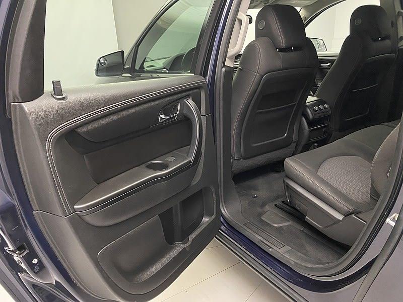 2015 Chevrolet Traverse LT, available for sale in Naugatuck, Connecticut | J&M Automotive Sls&Svc LLC. Naugatuck, Connecticut 2015 Chevrolet Traverse LT, available for sale in Naugatuck, Connecticut | J&M Automotive Sls&Svc LLC. Naugatuck, Connecticut
