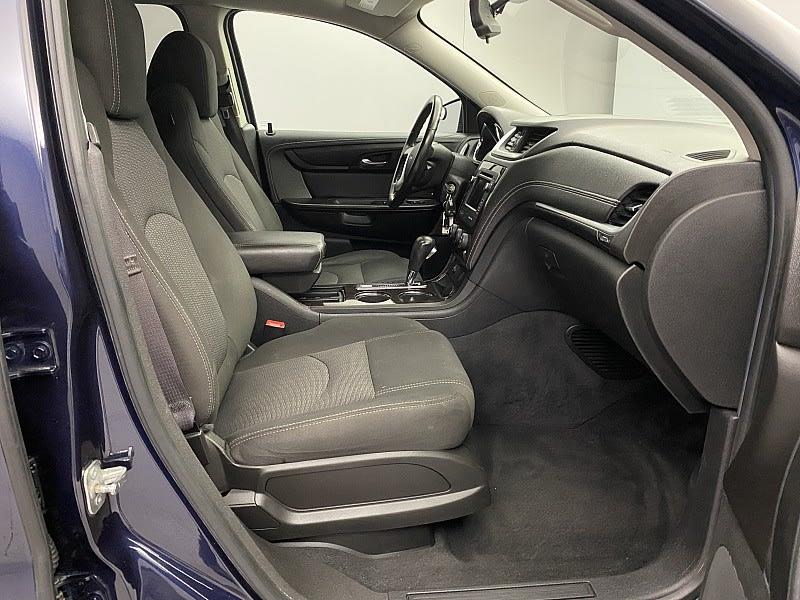 2015 Chevrolet Traverse LT, available for sale in Naugatuck, Connecticut | J&M Automotive Sls&Svc LLC. Naugatuck, Connecticut 2015 Chevrolet Traverse LT, available for sale in Naugatuck, Connecticut | J&M Automotive Sls&Svc LLC. Naugatuck, Connecticut