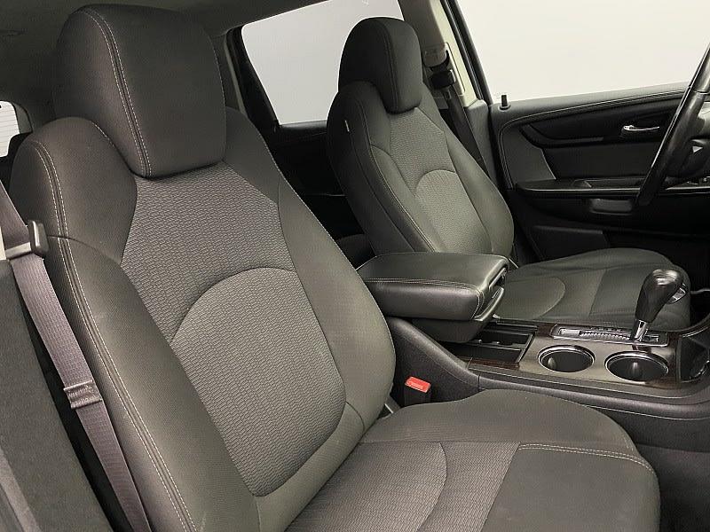 2015 Chevrolet Traverse LT, available for sale in Naugatuck, Connecticut | J&M Automotive Sls&Svc LLC. Naugatuck, Connecticut 2015 Chevrolet Traverse LT, available for sale in Naugatuck, Connecticut | J&M Automotive Sls&Svc LLC. Naugatuck, Connecticut