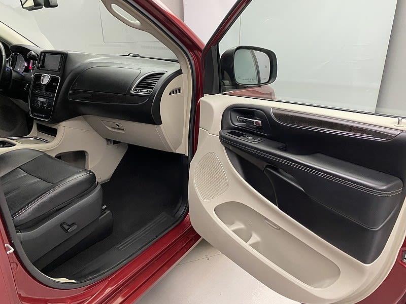 2016 Chrysler Town & Country Touring-L Anniversary Edition, available for sale in Naugatuck, Connecticut | J&M Automotive Sls&Svc LLC. Naugatuck, Connecticut 2016 Chrysler Town & Country Touring-L Anniversary Edition, available for sale in Naugatuck, Connecticut | J&M Automotive Sls&Svc LLC. Naugatuck, Connecticut