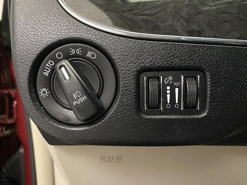 2016 Chrysler Town & Country Touring-L Anniversary Edition, available for sale in Naugatuck, Connecticut | J&M Automotive Sls&Svc LLC. Naugatuck, Connecticut 2016 Chrysler Town & Country Touring-L Anniversary Edition, available for sale in Naugatuck, Connecticut | J&M Automotive Sls&Svc LLC. Naugatuck, Connecticut