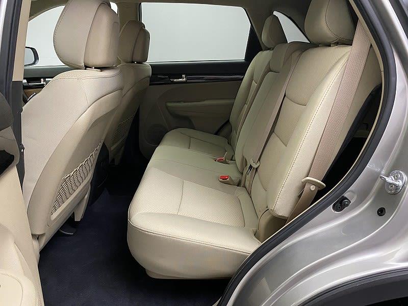 2013 Kia Sorento LX, available for sale in Naugatuck, Connecticut | J&M Automotive Sls&Svc LLC. Naugatuck, Connecticut 2013 Kia Sorento LX, available for sale in Naugatuck, Connecticut | J&M Automotive Sls&Svc LLC. Naugatuck, Connecticut