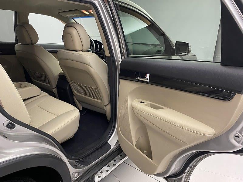 2013 Kia Sorento LX, available for sale in Naugatuck, Connecticut | J&M Automotive Sls&Svc LLC. Naugatuck, Connecticut 2013 Kia Sorento LX, available for sale in Naugatuck, Connecticut | J&M Automotive Sls&Svc LLC. Naugatuck, Connecticut
