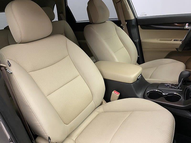 2013 Kia Sorento LX, available for sale in Naugatuck, Connecticut | J&M Automotive Sls&Svc LLC. Naugatuck, Connecticut 2013 Kia Sorento LX, available for sale in Naugatuck, Connecticut | J&M Automotive Sls&Svc LLC. Naugatuck, Connecticut
