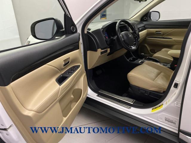 2016 Mitsubishi Outlander SEL, available for sale in Naugatuck, Connecticut | J&M Automotive Sls&Svc LLC. Naugatuck, Connecticut 2016 Mitsubishi Outlander SEL, available for sale in Naugatuck, Connecticut | J&M Automotive Sls&Svc LLC. Naugatuck, Connecticut