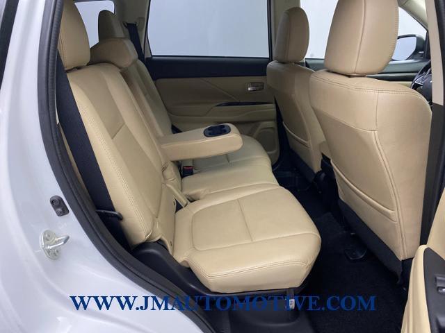 2016 Mitsubishi Outlander SEL, available for sale in Naugatuck, Connecticut | J&M Automotive Sls&Svc LLC. Naugatuck, Connecticut 2016 Mitsubishi Outlander SEL, available for sale in Naugatuck, Connecticut | J&M Automotive Sls&Svc LLC. Naugatuck, Connecticut