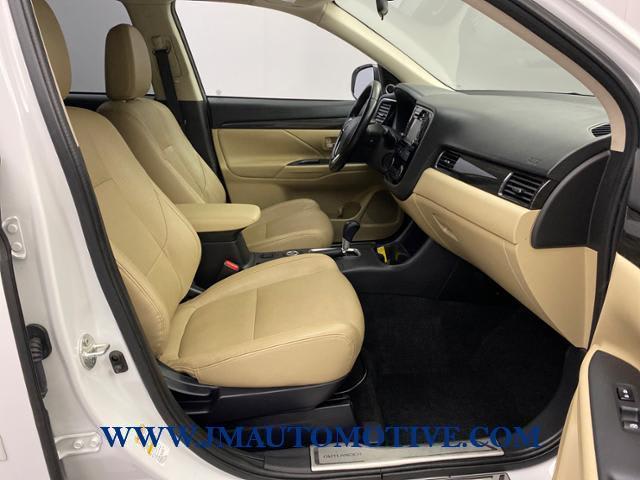 2016 Mitsubishi Outlander SEL, available for sale in Naugatuck, Connecticut | J&M Automotive Sls&Svc LLC. Naugatuck, Connecticut 2016 Mitsubishi Outlander SEL, available for sale in Naugatuck, Connecticut | J&M Automotive Sls&Svc LLC. Naugatuck, Connecticut